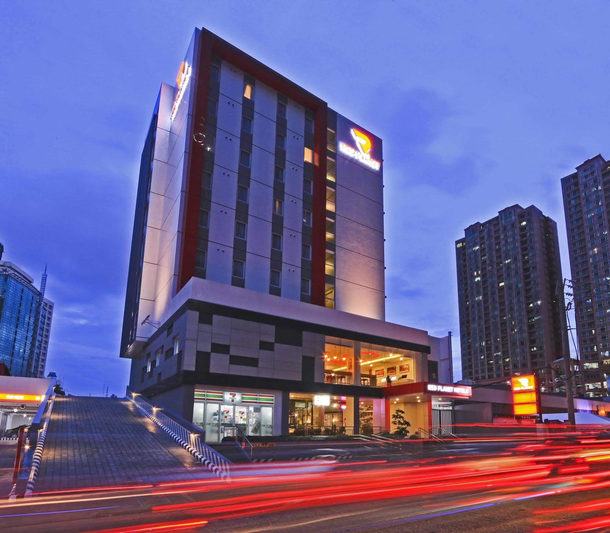 Red Planet Makati Amorsolo Makati City Eksteriør bilde